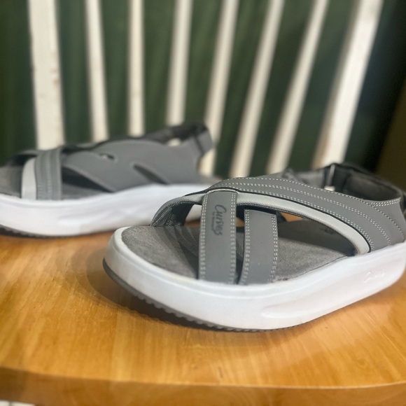 CURVES for Women, shape up, rocker style. 
 Gray Sandals 9 - Picture 3 of 7